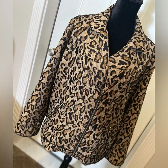 Chico’s~NWT~Jacquard~Leopard Print~Faux Leather Detail~Lined~Moto Jacket~Size 3 - Picture 5 of 16